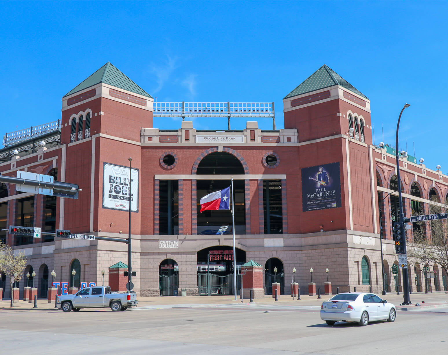 Where do the Texas Rangers play baseball?