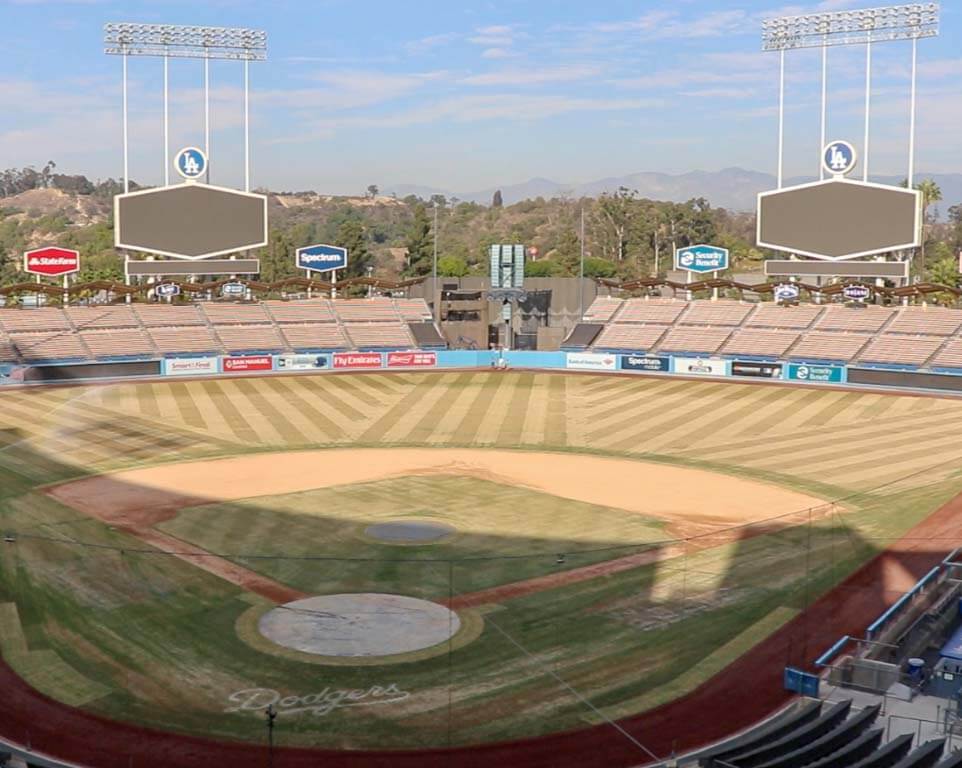 Where do the Los Angeles Dodgers play baseball?