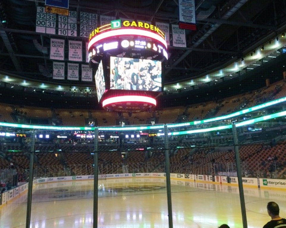 Where do the Boston Bruins play hockey? 