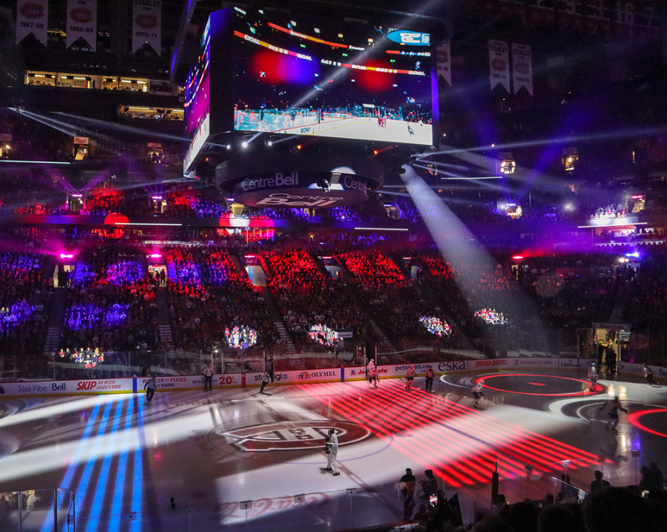 Where do the Montreal Canadiens play hockey? 