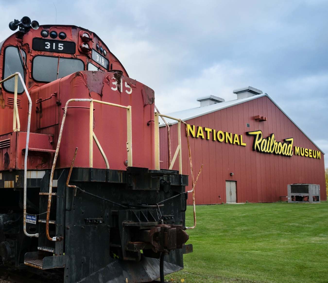 Things to Do in Green Bay - National Railroad Museum