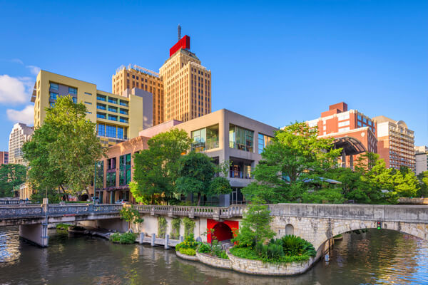 How to get around in San Antonio