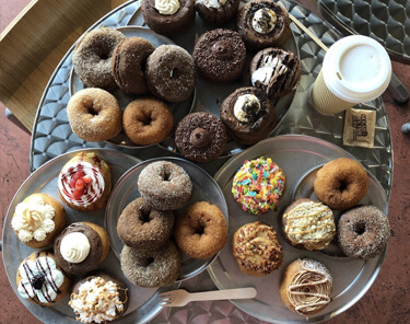 Where to Eat In Daytona Beach - Donnies Donuts