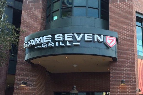 Where to Eat In Phoenix - Game Seven Grill